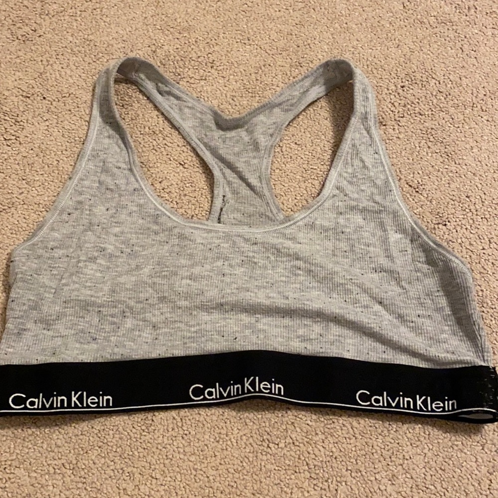 Sports bra